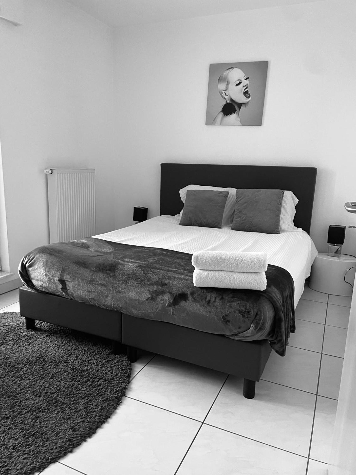 Luxury Penthouse Apartment With 3 Balconies -2 Bedrooms -Petrus View & Parking Luxembourg Exterior photo